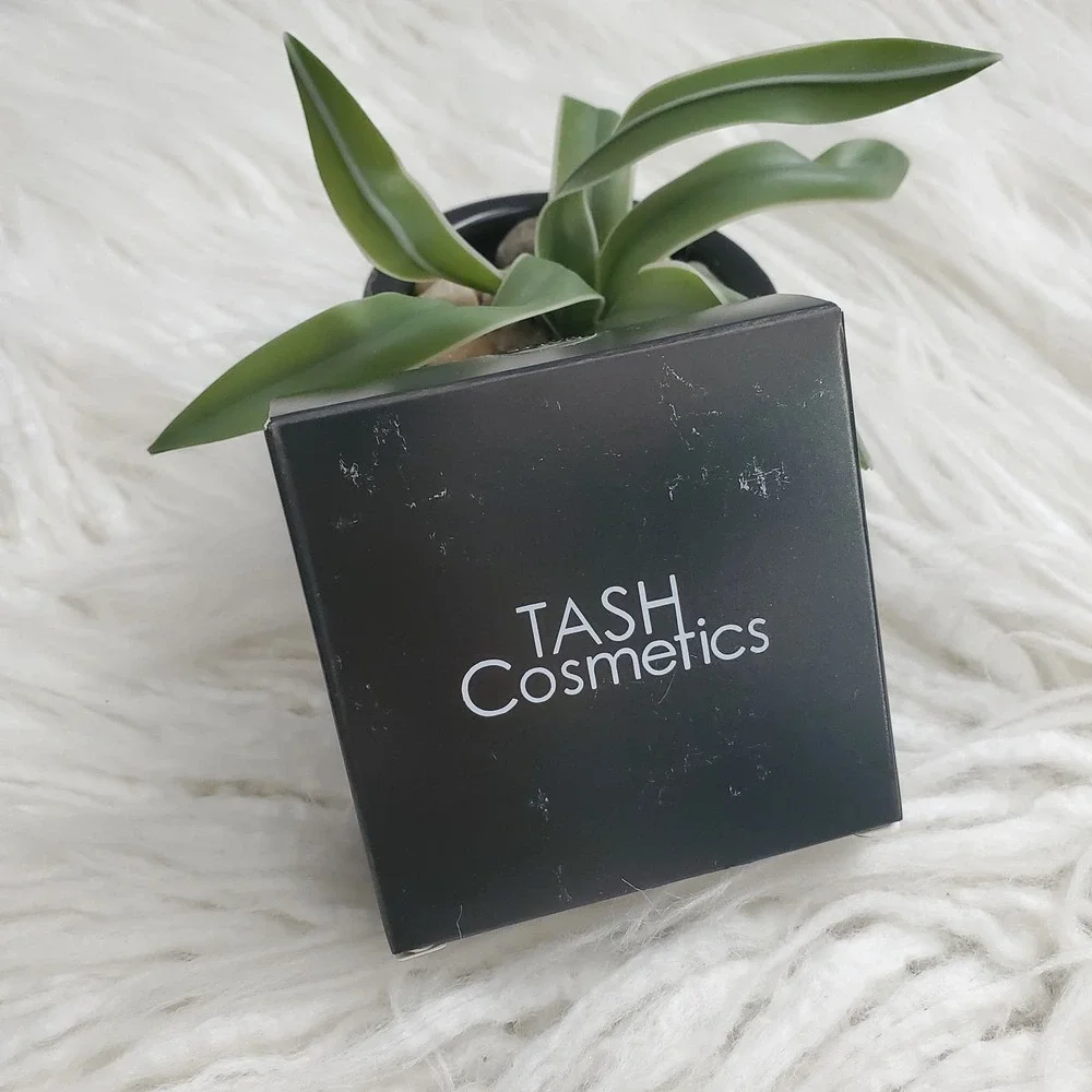 TASH Cosmetics High Definition Matte Loose Powder Deep Tan #04